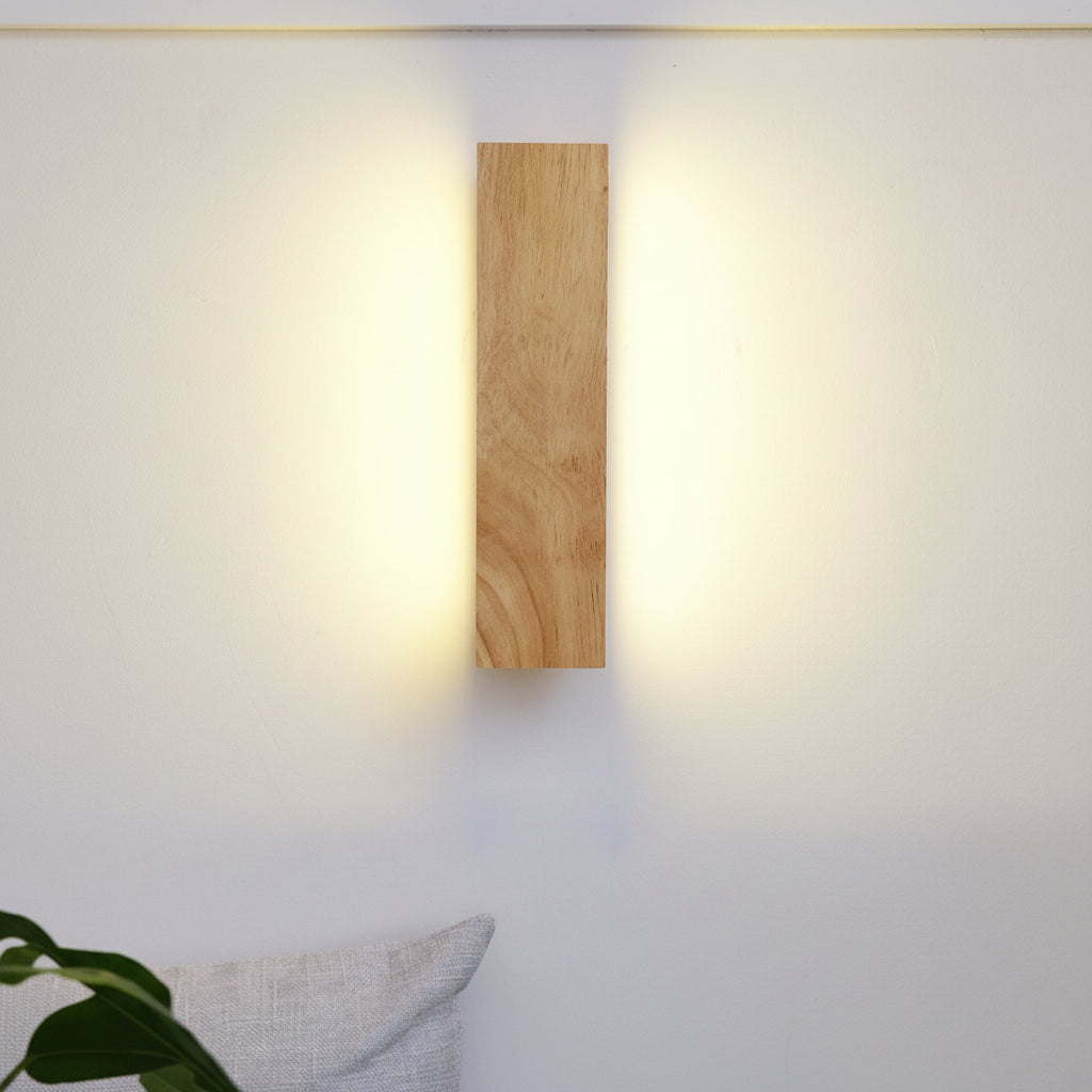 Freyza - Nordische Holz LED Wandleuchte – 360° Drehbare Nachttisch-Wandlampe (Warmweiß)