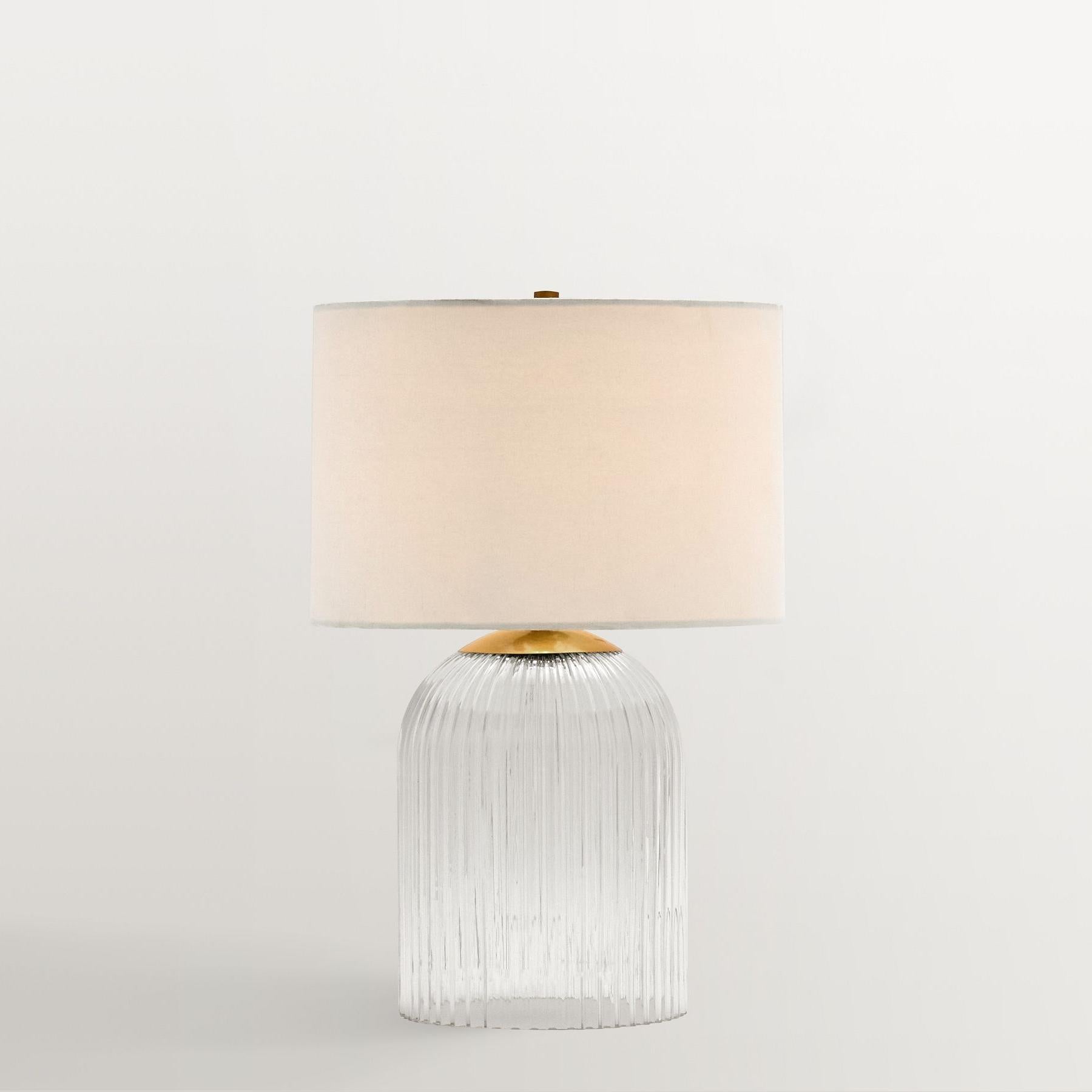 Freyza | Tischlampe aus Leinen und Glas – Nachttischlampe fürs Schlafzimmer