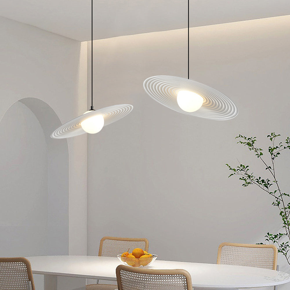 Freyza | Suspension noire et blanche – Cuisine et salle à manger minimalistes