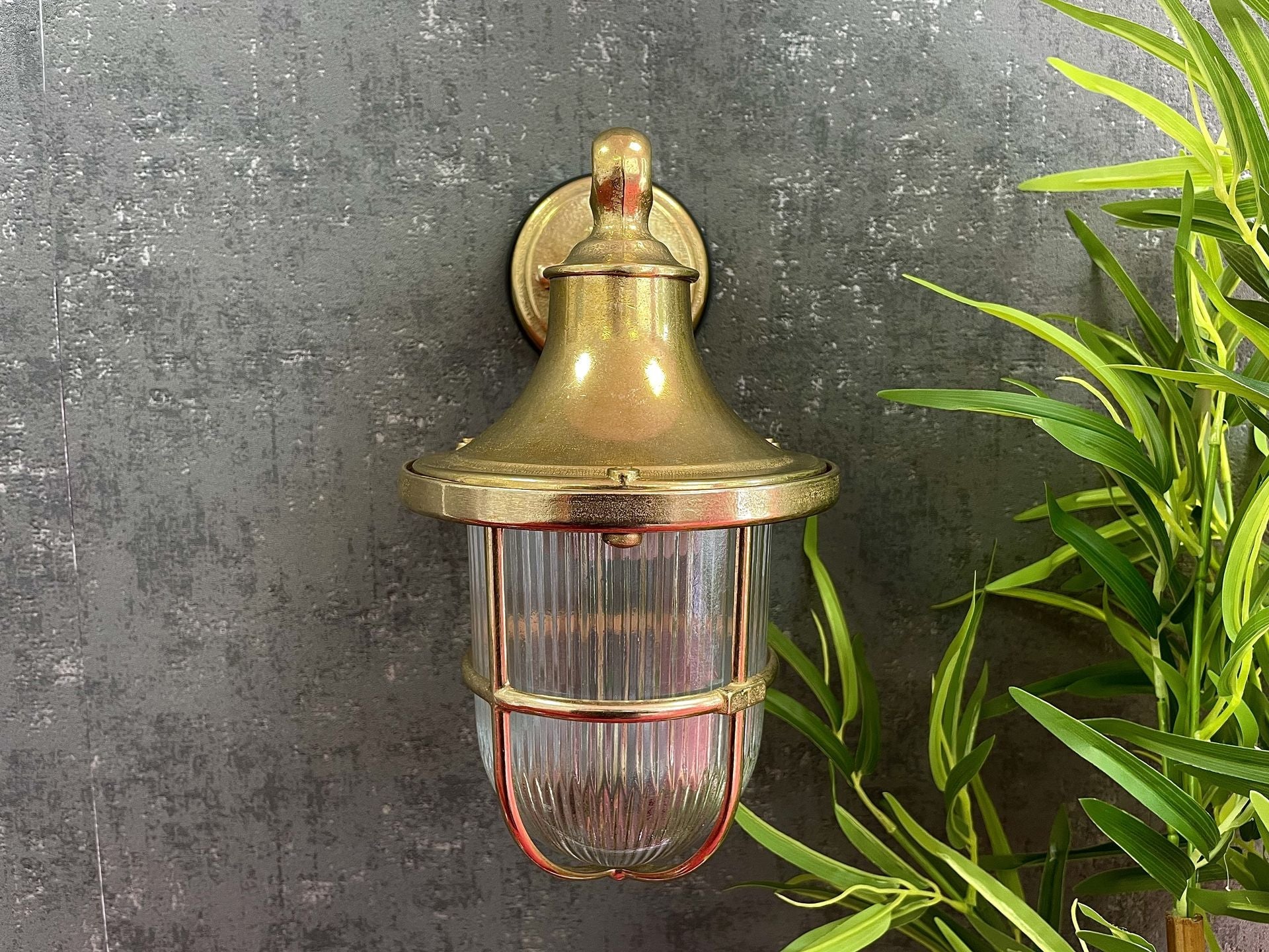 Freyza - Lampfix Navigator Tiller Wall Lantern