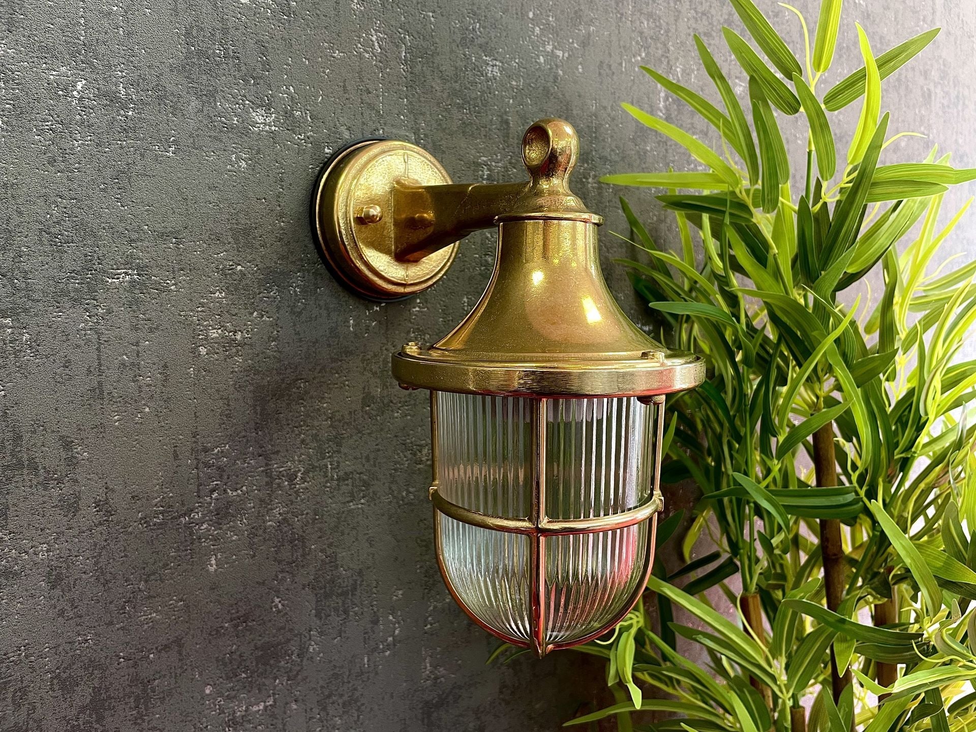 Freyza - Lampfix Navigator Tiller Wall Lantern