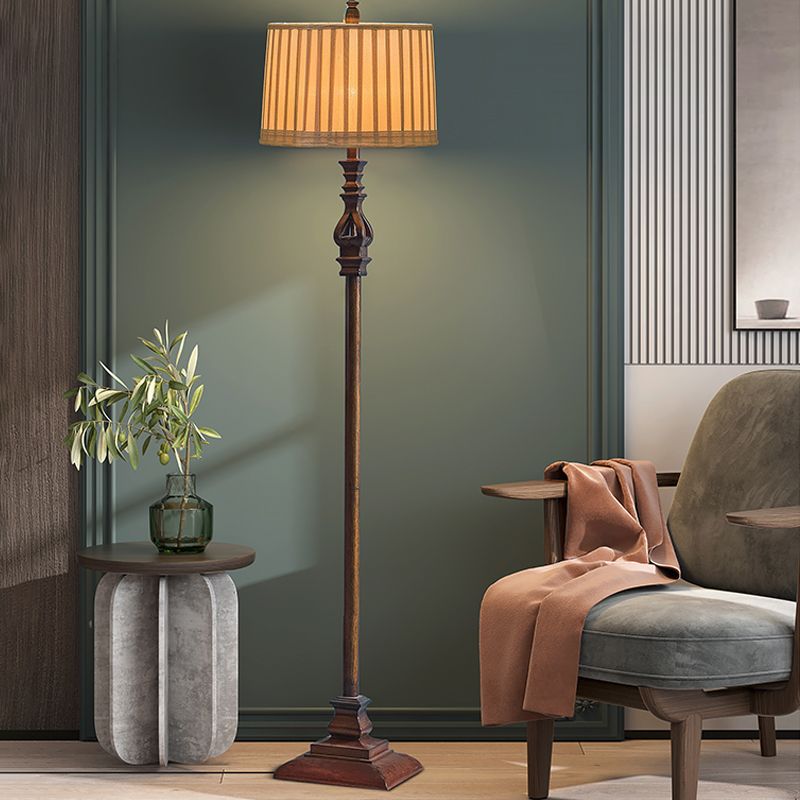 Freyza | Lampadaire en résine et tissu – Salon ou chambre au style vintage