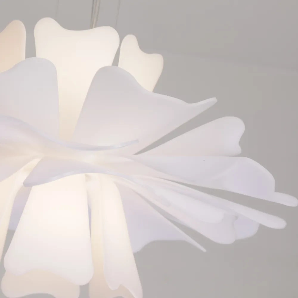 Suspension élégante blanche en forme de fleur Freyza | Niva – Cuisine et salle à manger