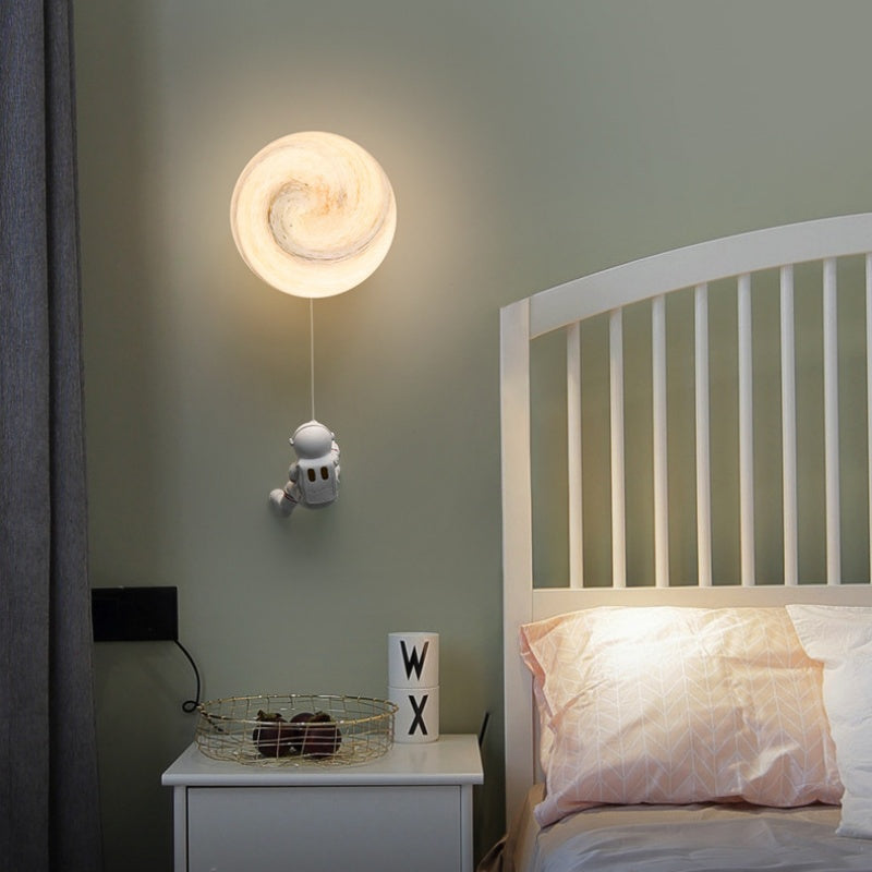 Freyza | Applique murale intérieure blanche en résine – Chambre et salon modernes