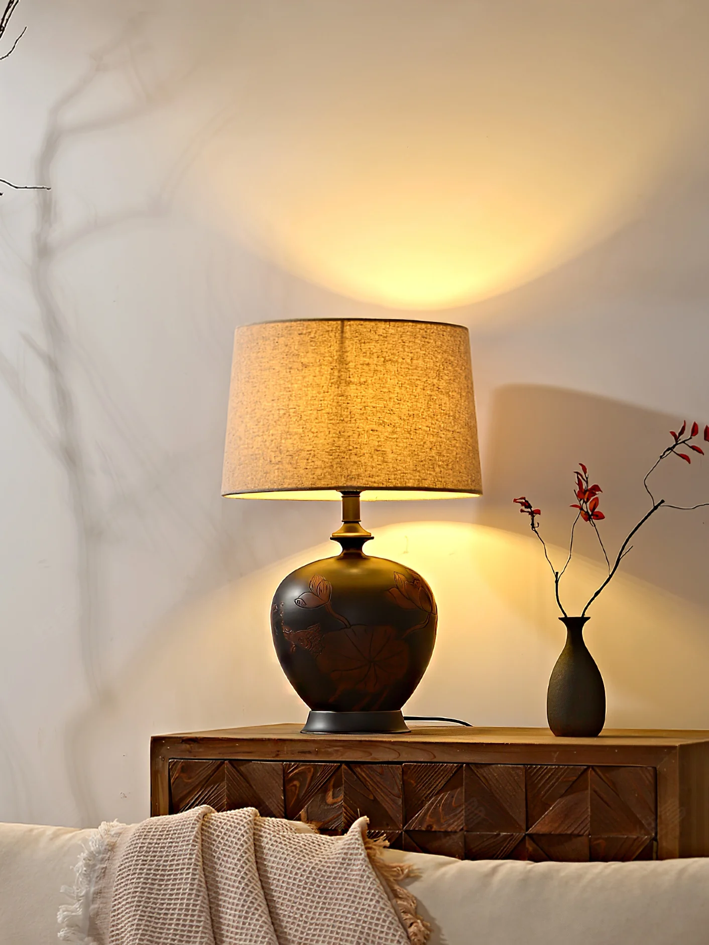 SerenityGlow | Elegant Minimalist Ceramic Table Lamp 3