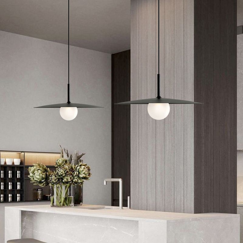 Freyza | Suspension noire et blanche – Cuisine moderne, salle à manger
