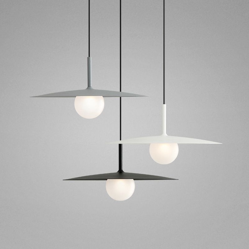 Freyza | Suspension noire et blanche – Cuisine moderne, salle à manger