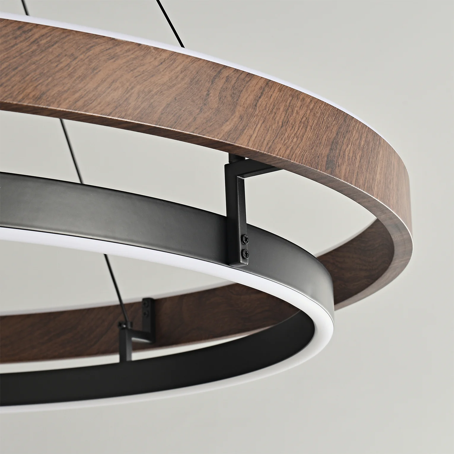 Freyza - Niseko Chandelier