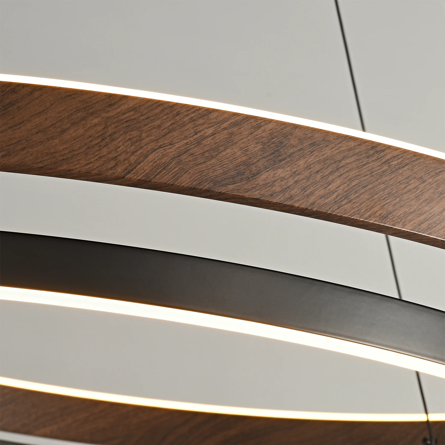 Freyza - Niseko Chandelier