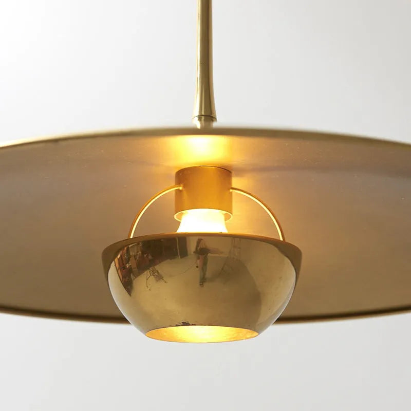 Freyza | Suspension dorée minimaliste en métal Pyra – Cuisine et salle à manger minimalistes
