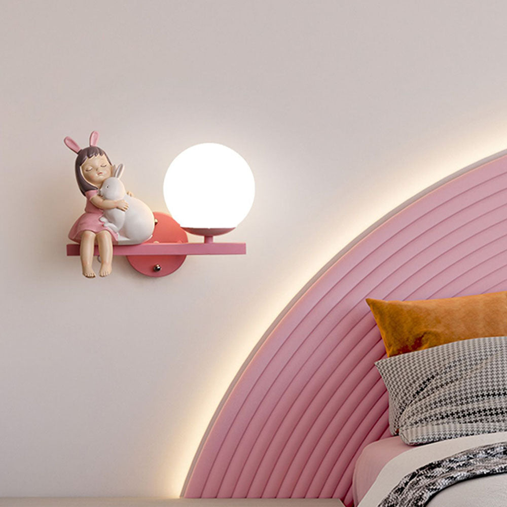 Freyza | Applique murale intérieure en verre blanc – Chambre et salon modernes
