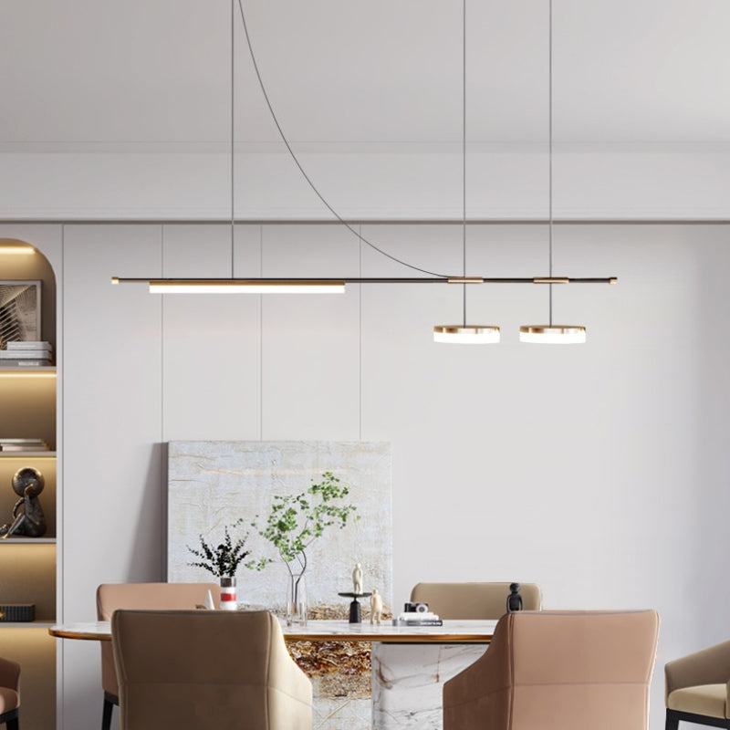 Freyza | Suspension noire – Cuisine moderne, salle à manger