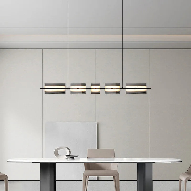 Freyza | Suspension noire en laiton – Cuisine moderne, salle à manger