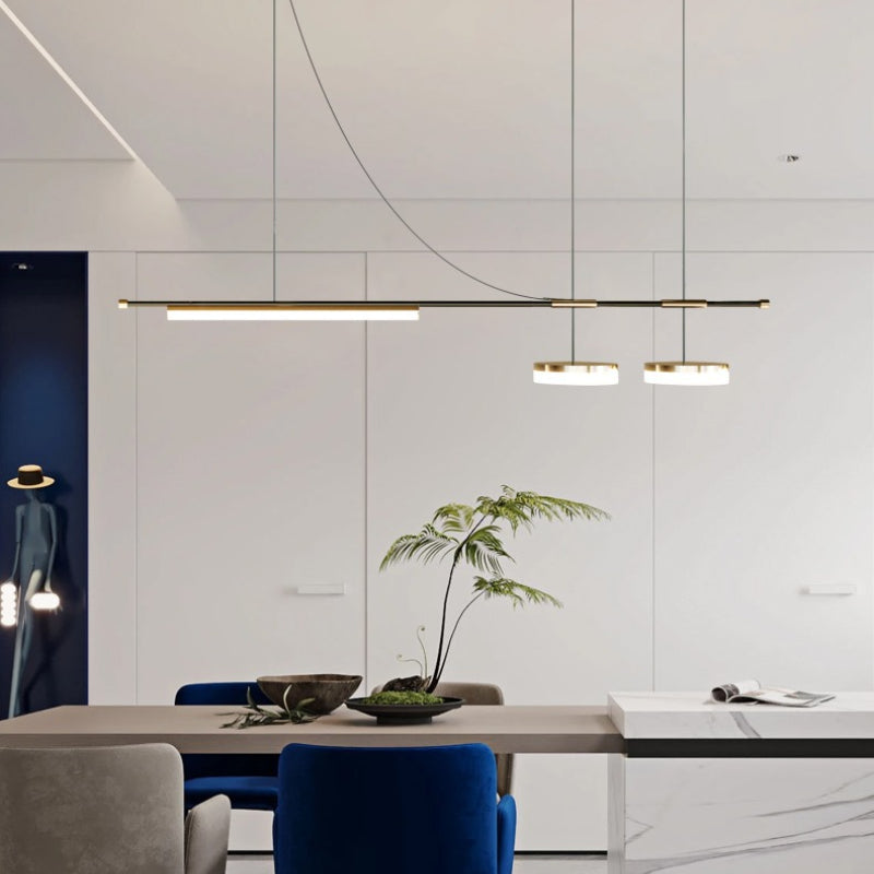 Freyza | Suspension noire – Cuisine moderne, salle à manger