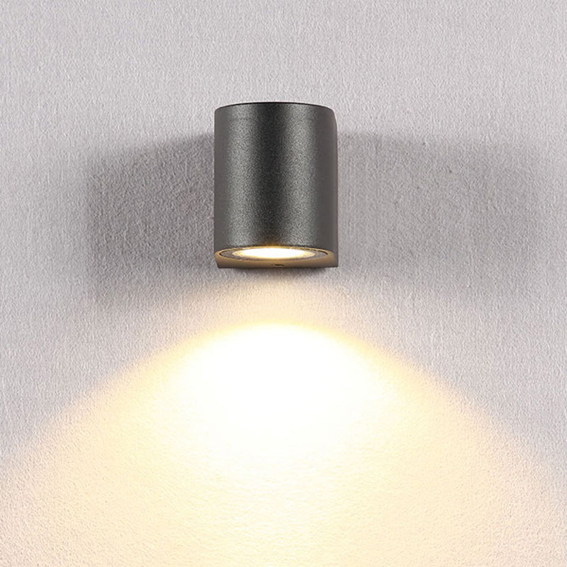 Freyza | Tavon minimalistische schwarze Metall-Außenwandlampe – minimalistisches Licht für Garten und Außenbereich