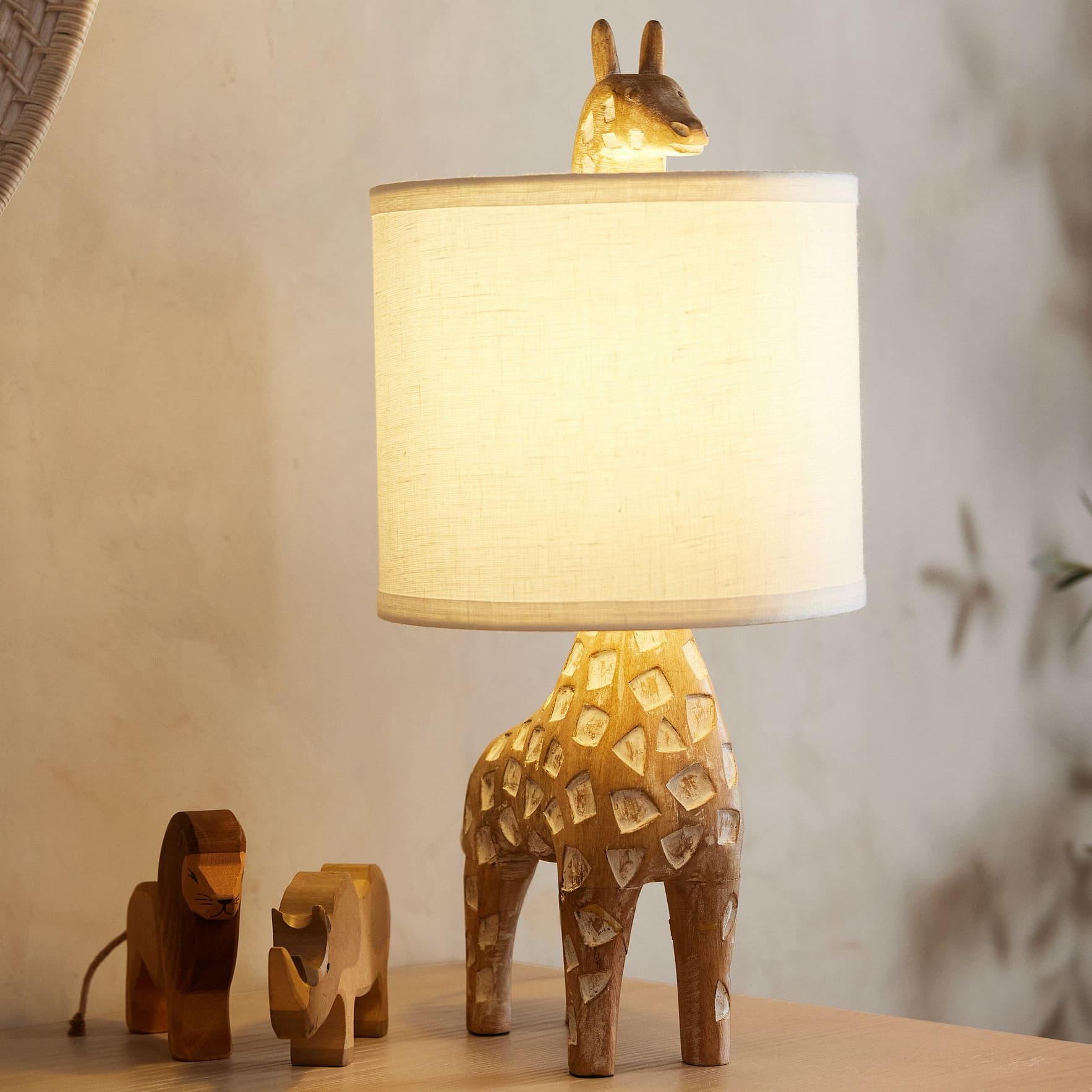 Freyza | Tischlampe aus Stoff – Nachttischlampe fürs Schlafzimmer