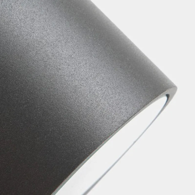 Freyza | Tavon minimalistische schwarze Metall-Außenwandlampe – minimalistisches Licht für Garten und Außenbereich