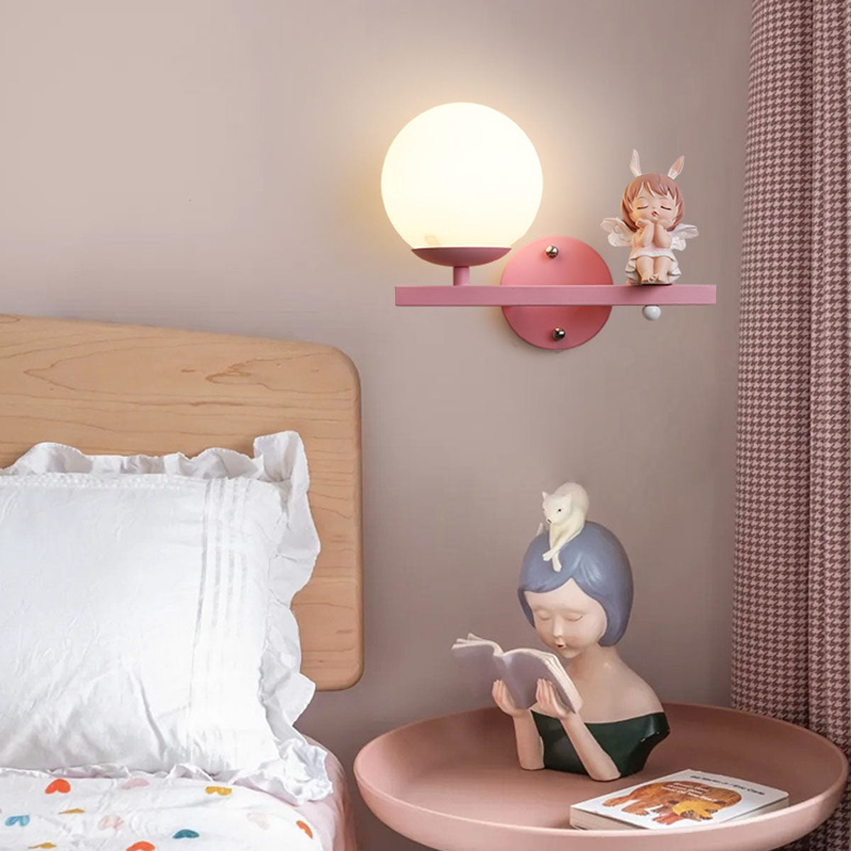 Freyza | Applique murale intérieure en verre blanc – Chambre et salon modernes