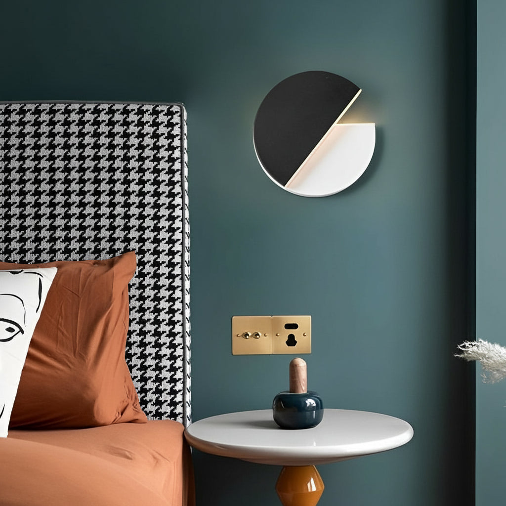Freyza - LED Wall Sconce – Circular 350° Rotatable Black Acrylic (Integrated LED & 23cm)