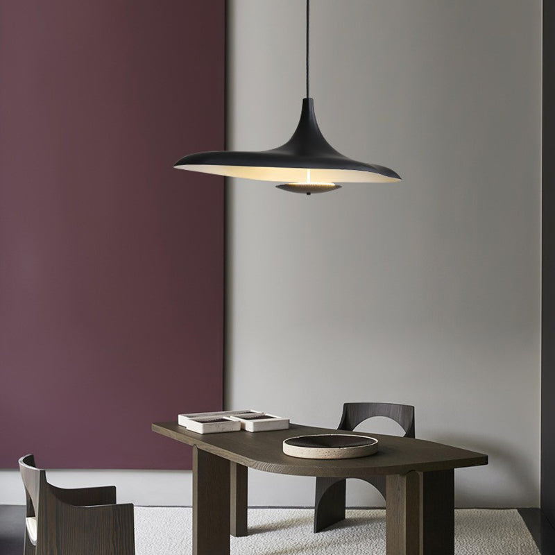 Freyza | Suspension noire et blanche – Cuisine moderne, salle à manger
