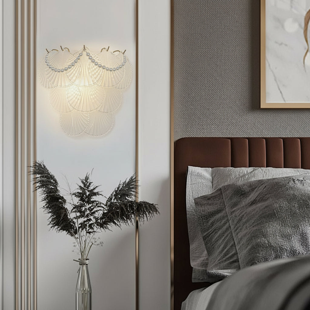 Freyza - Glass Wall Sconce – French Leaf Feather Pearl Gold (E14 Dimming & 31x34cm)