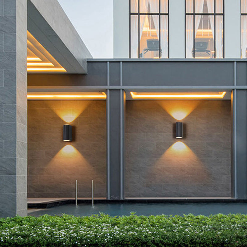 Freyza | Tavon minimalistische schwarze Metall-Außenwandlampe – minimalistisches Licht für Garten und Außenbereich