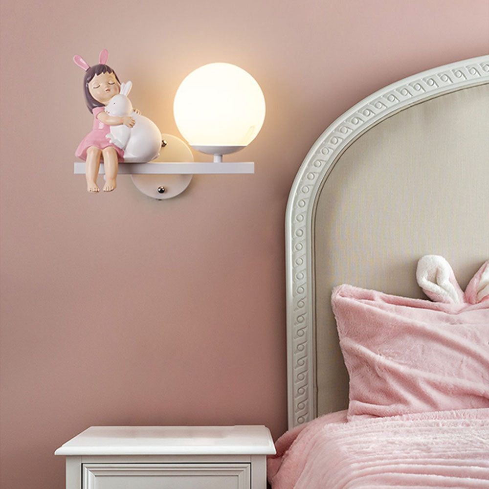 Freyza | Applique murale intérieure en verre blanc – Chambre et salon modernes
