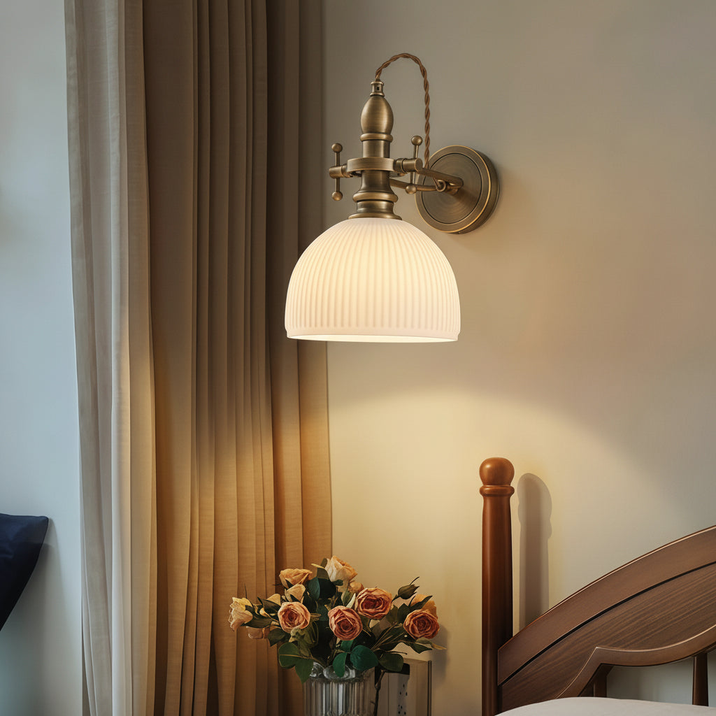 Freyza - LED Wandleuchte – Amerikanischer Vintage Schwenkarm Messing Leinen E26 E27 (Verstellbar & Steckbar)
