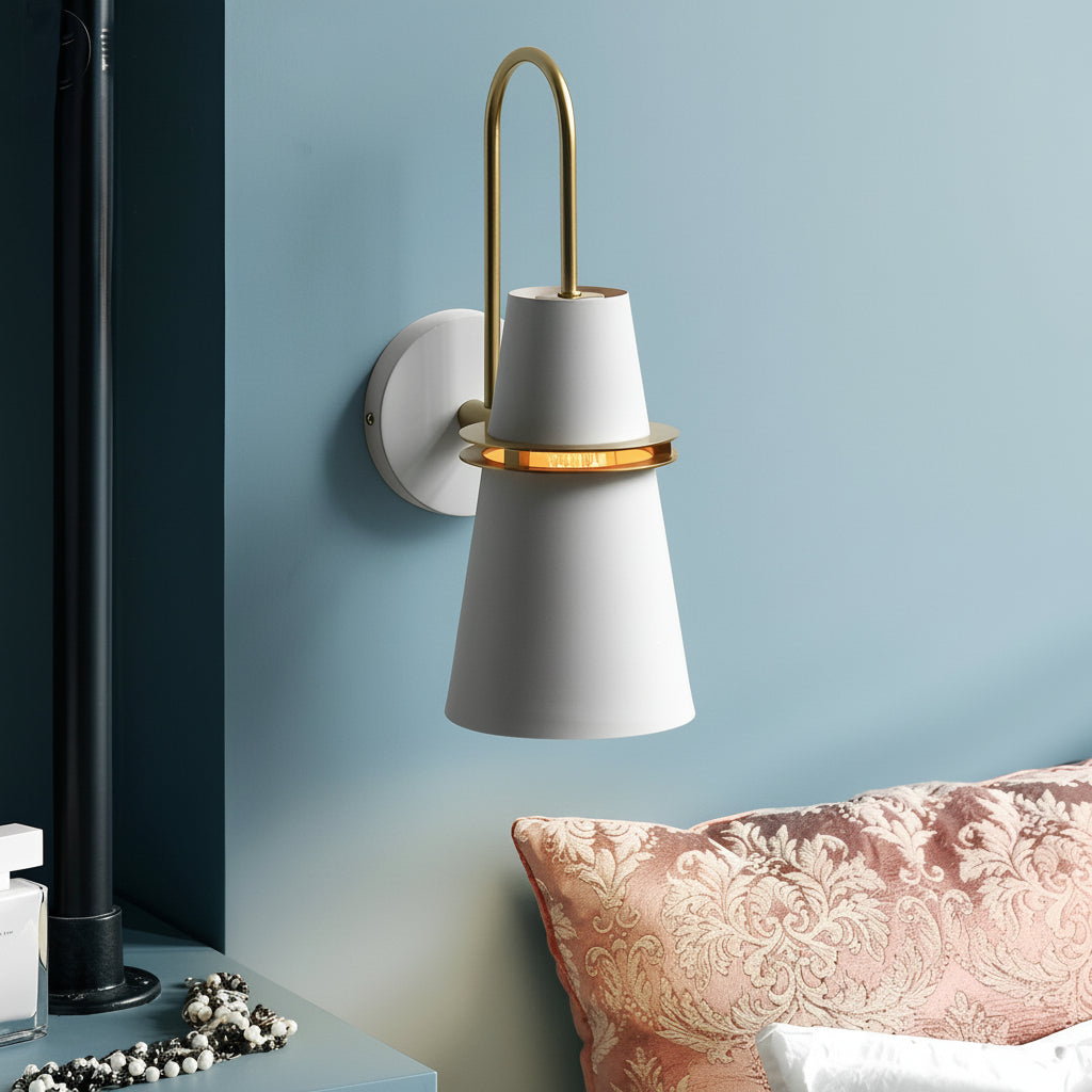 Freyza - Moderne nordische kreative Eisen-Wandleuchte – Minimalistische matte Metall-Wandlampe (E26/E27)