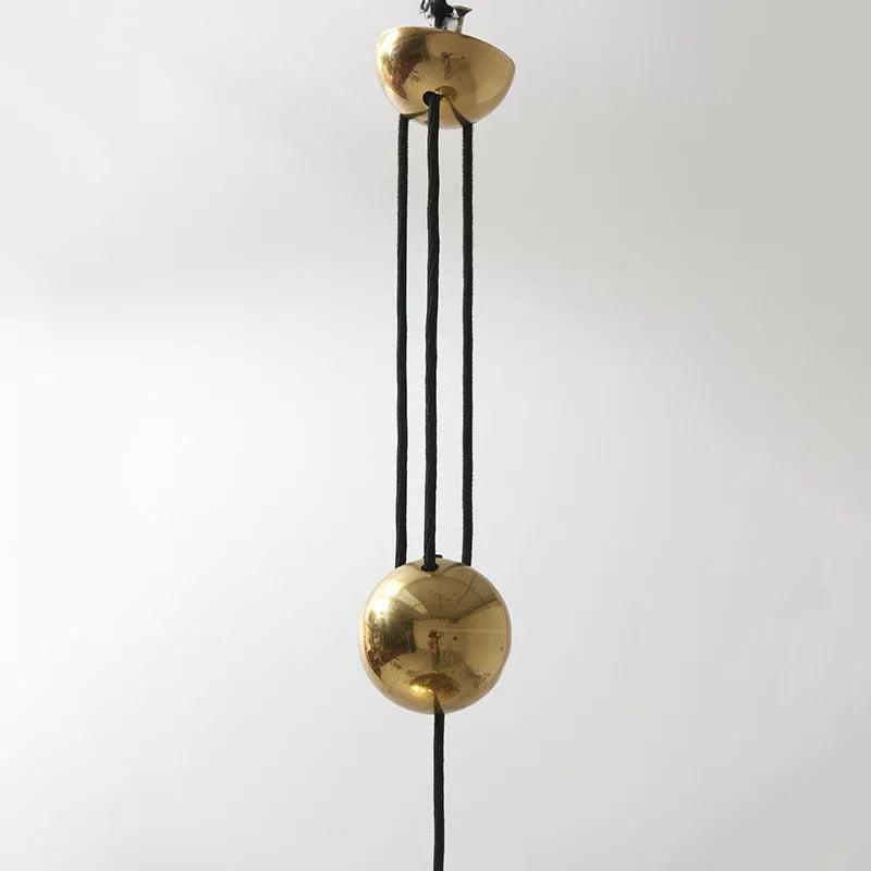 Freyza | Suspension dorée minimaliste en métal Pyra – Cuisine et salle à manger minimalistes