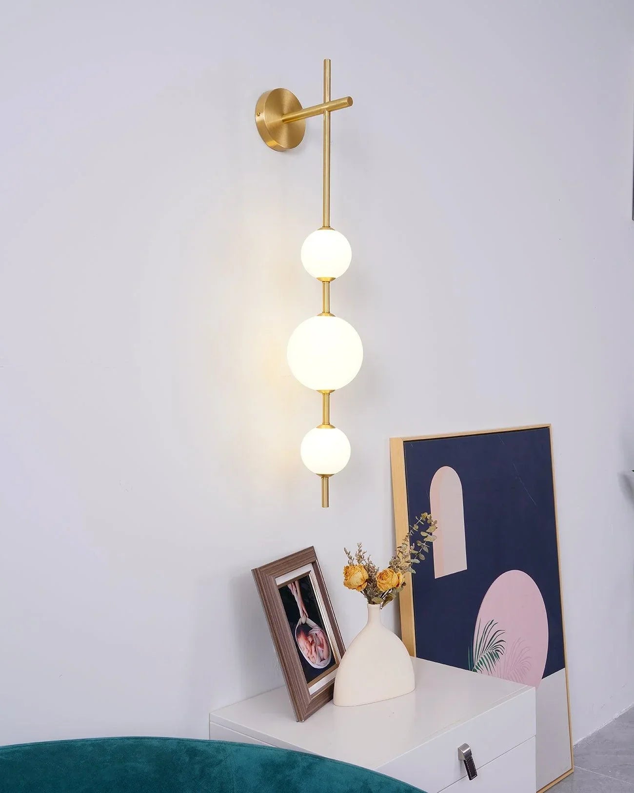 Freyza - Vertical Globe Wall Lamp