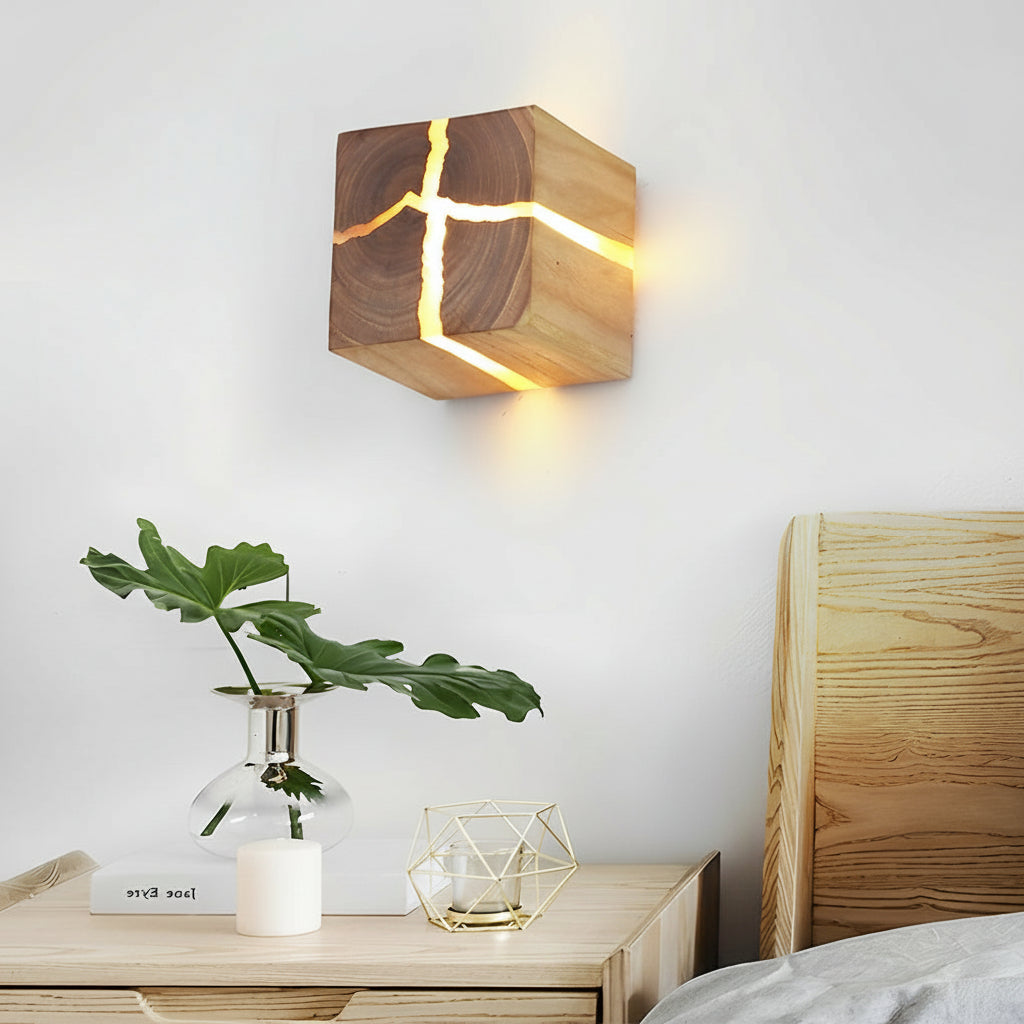 Freyza - Wood Wall Sconce – Square Cracked Grain Resin LED (G4 Warm White & 8x8cm)