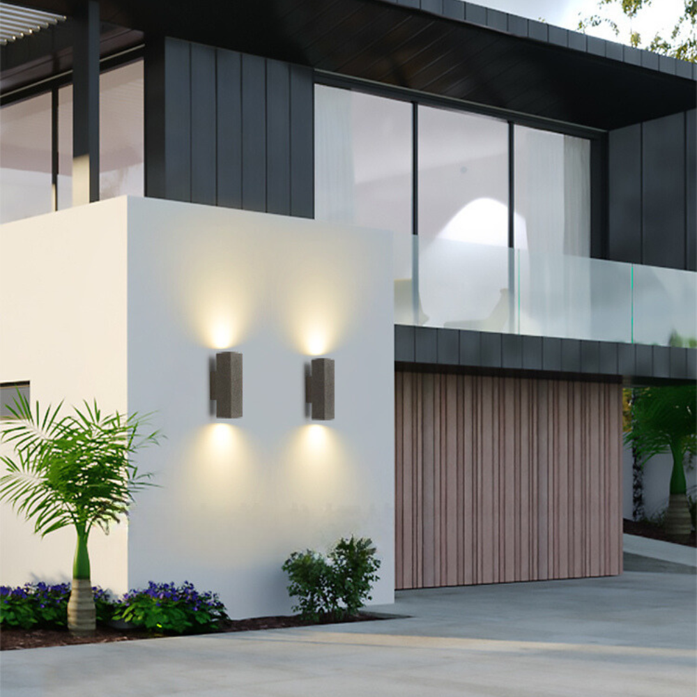 Freyza | Applique murale extérieure blanche – Extérieur minimaliste pour jardin et porche