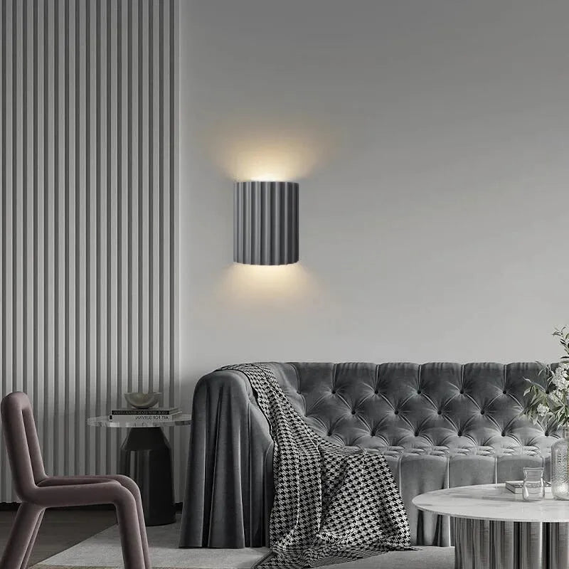 Freyza | Cora Halbzylindrische Harz-Wandleuchte für Innenräume – Schlafzimmer, Wohnzimmer