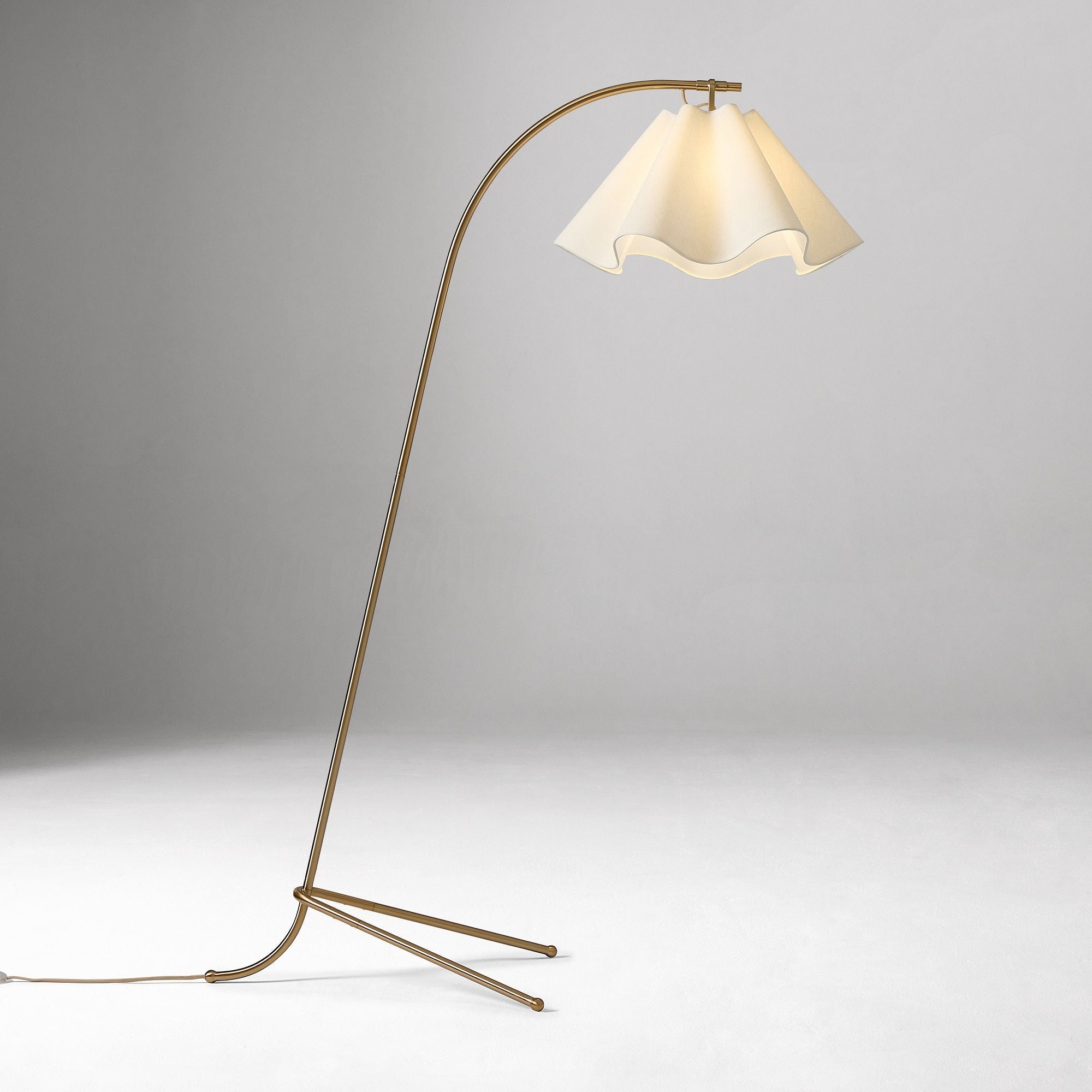 Freyza | Curve Modern Fabric Floor Lamp