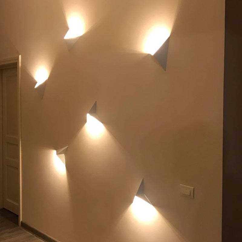 Freyza | Calno – Applique murale intérieure moderne en métal pour chambre et salon modernes
