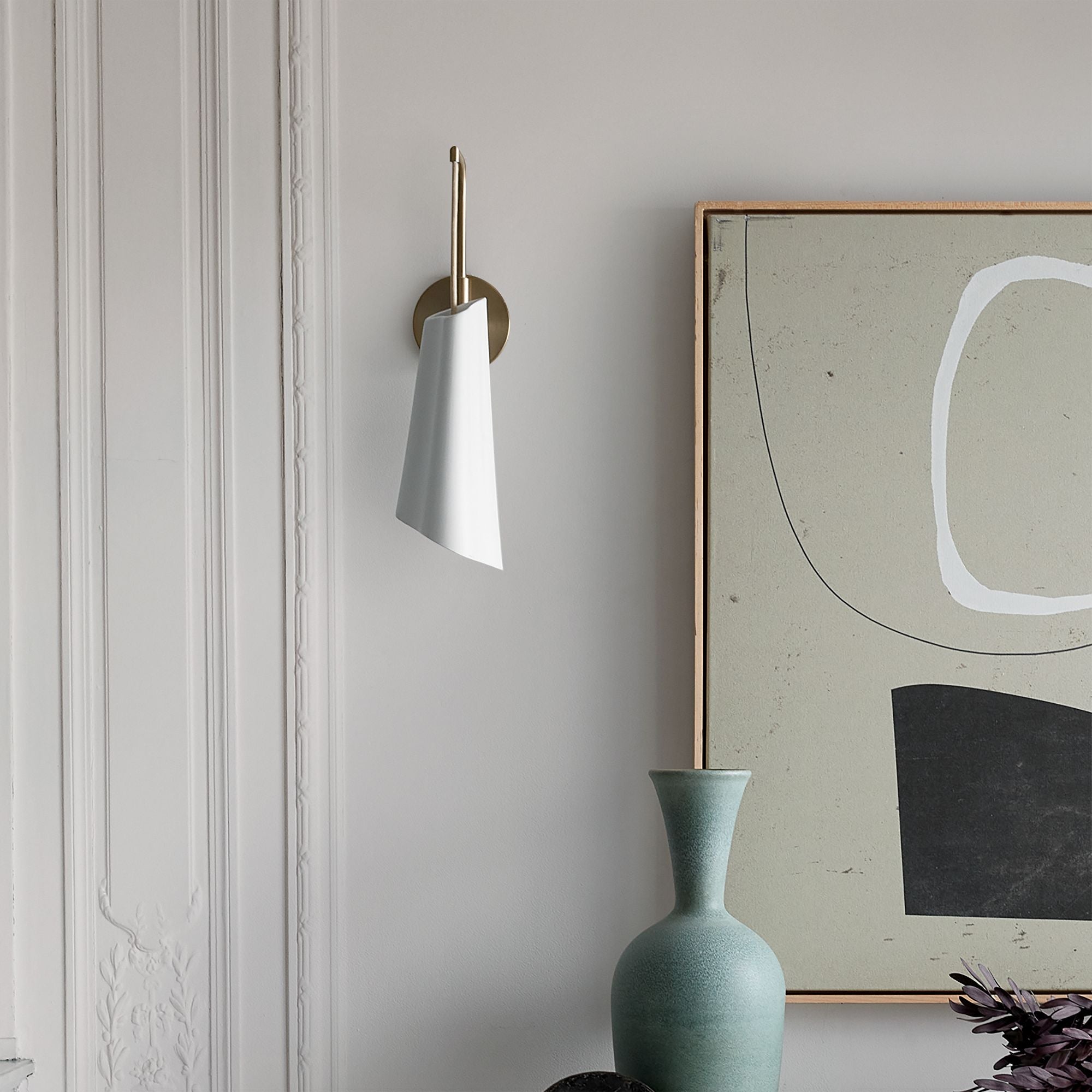 Freyza | Brass Ceramic Wall Sconce – Modern Living Room Hallway