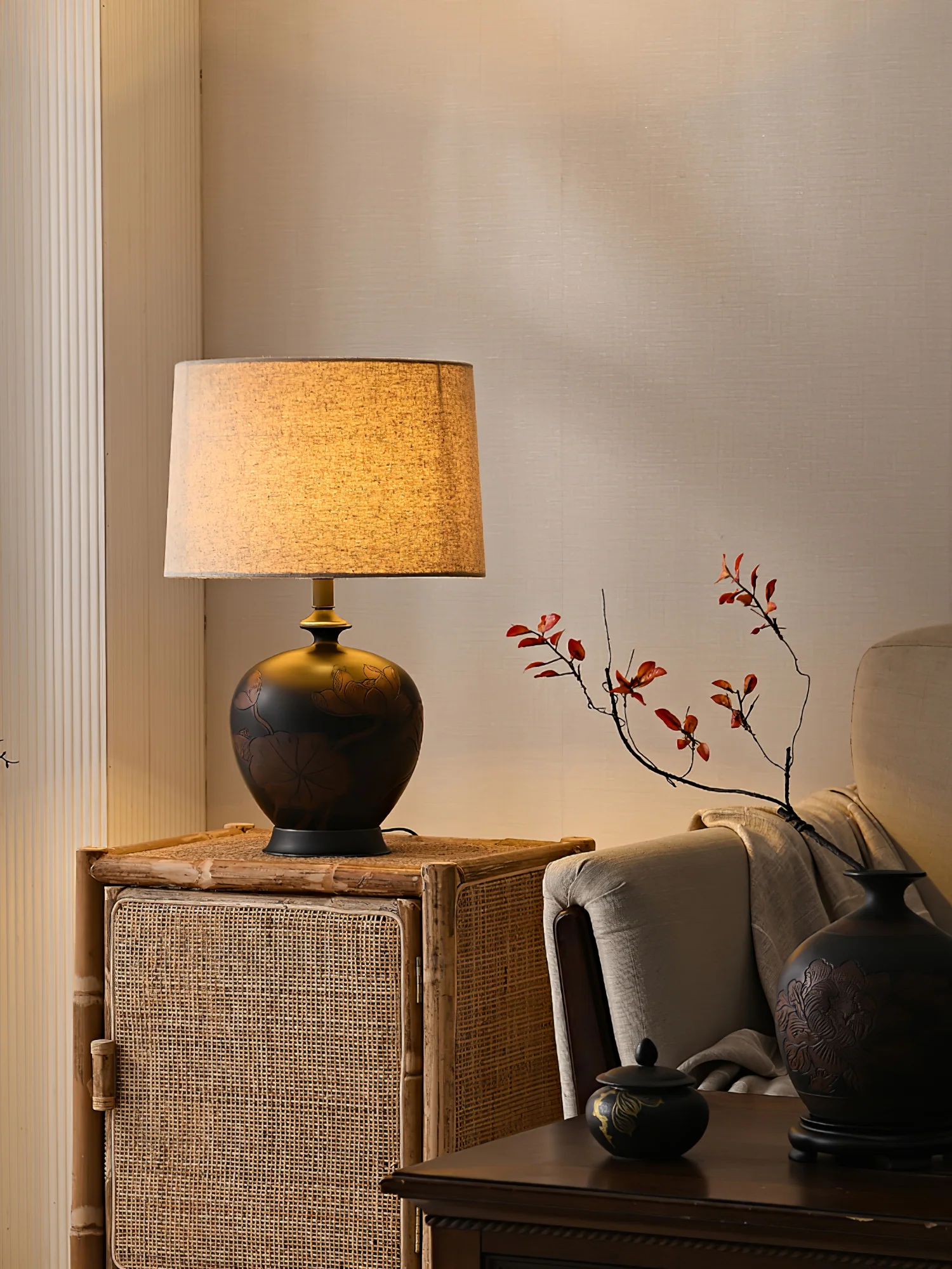 SerenityGlow | Elegant Minimalist Ceramic Table Lamp 10
