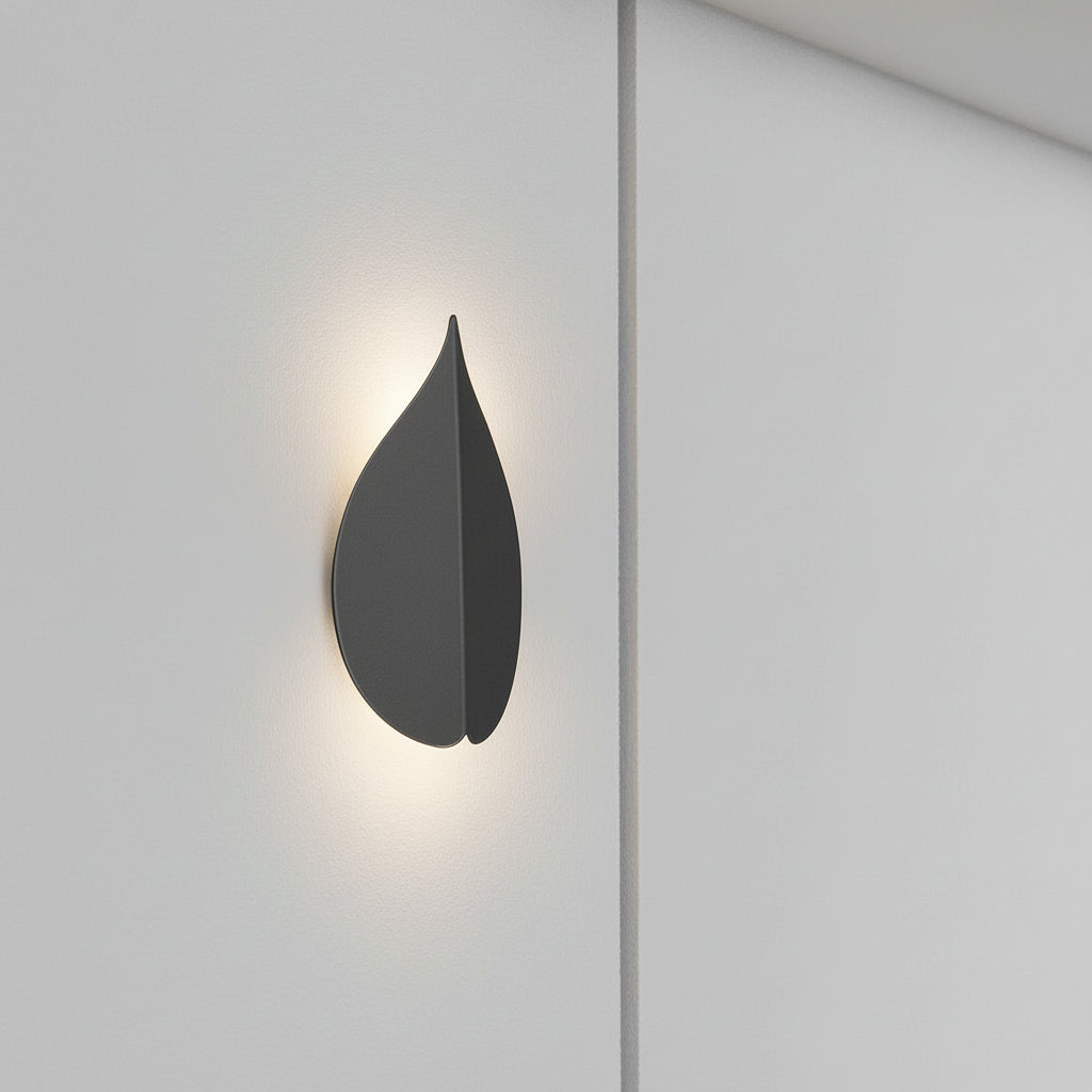 Freyza - LED Wall Sconce – Leaf Shaped Geometric Iron Acrylic Black White (Integrated LED & 15x25cm)