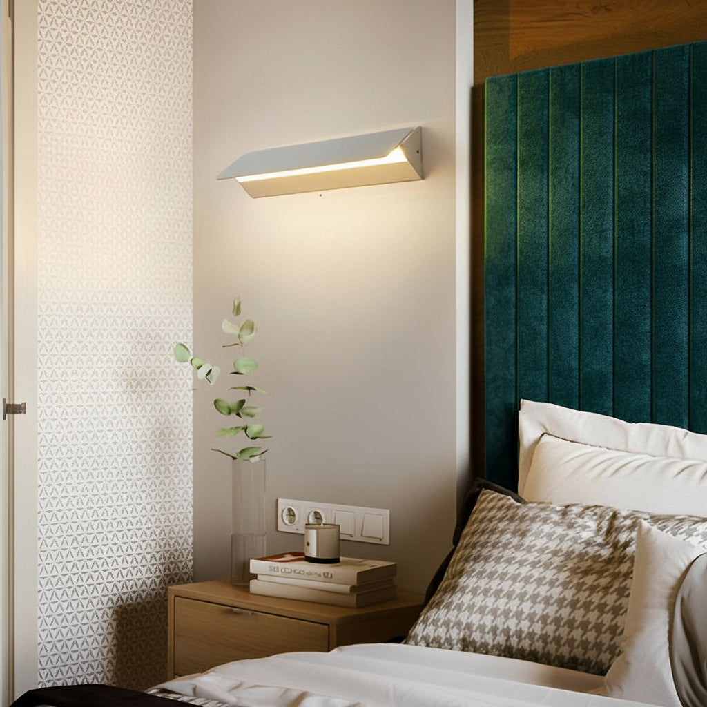 Freyza - Nordic Linear LED Wall Sconce – 270° Rotatable Adjustable Light (White Aluminum)