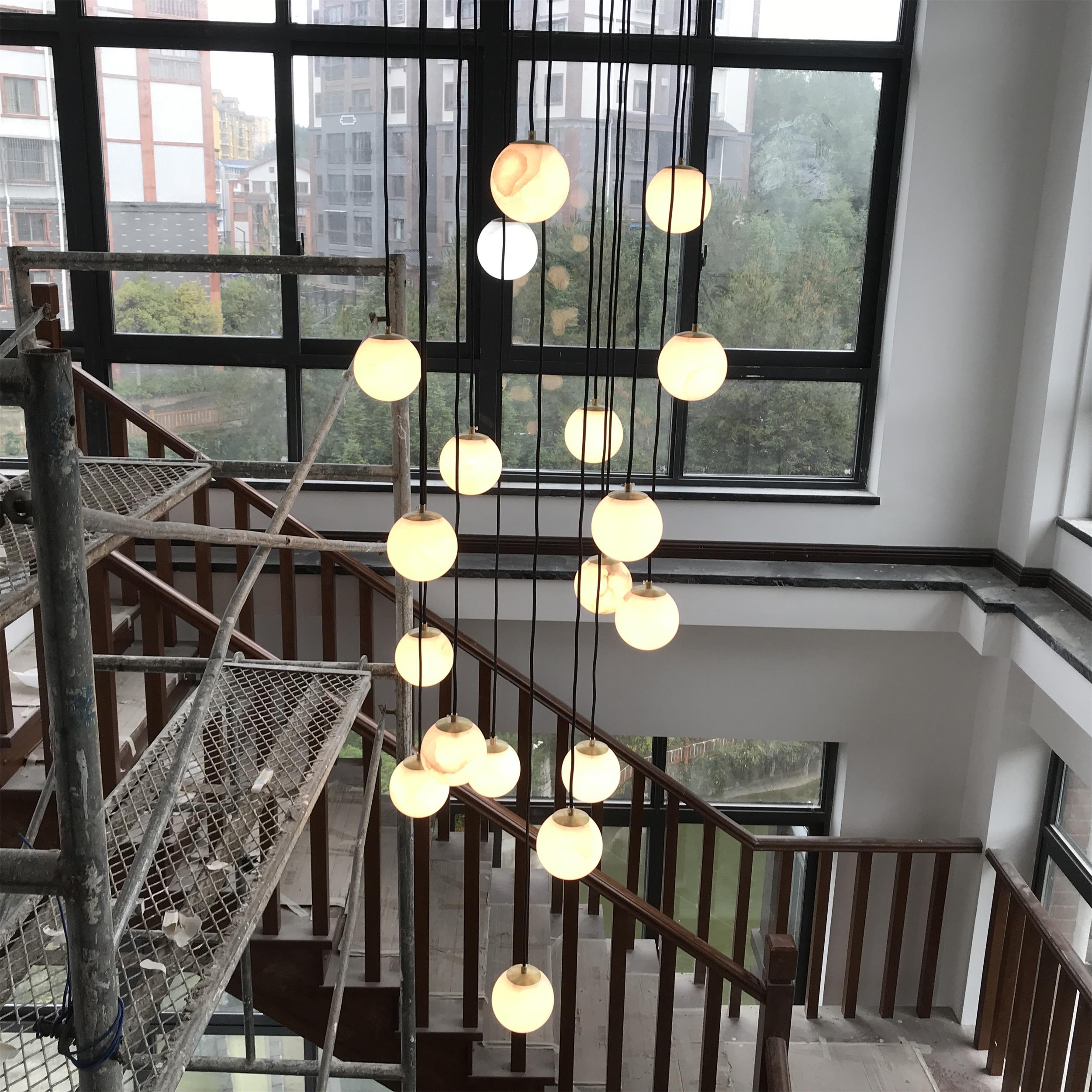 Freyza | Lustre sphérique en albâtre – Salle à manger, salon