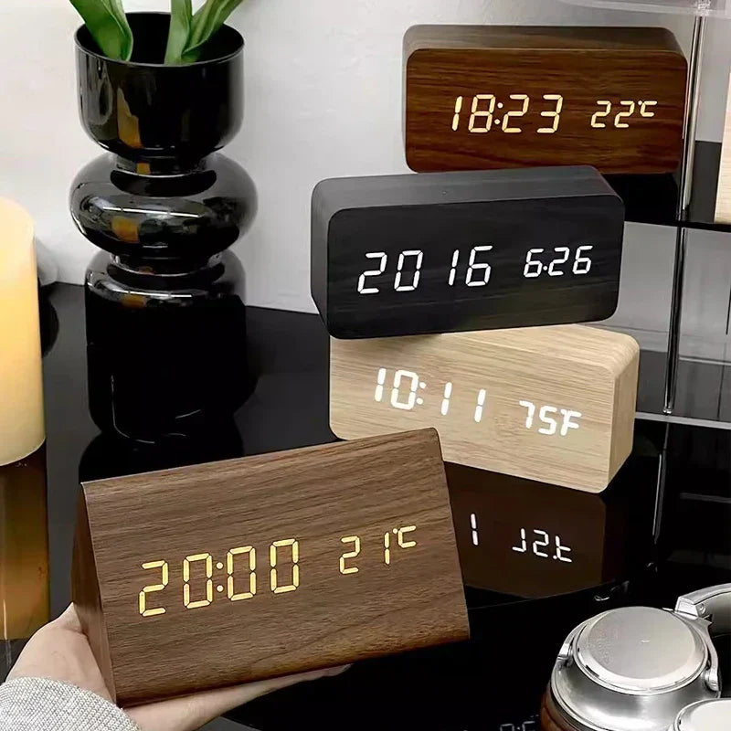 Réveil LED, commande vocale | Horloge numérique avec finition effet bois et température