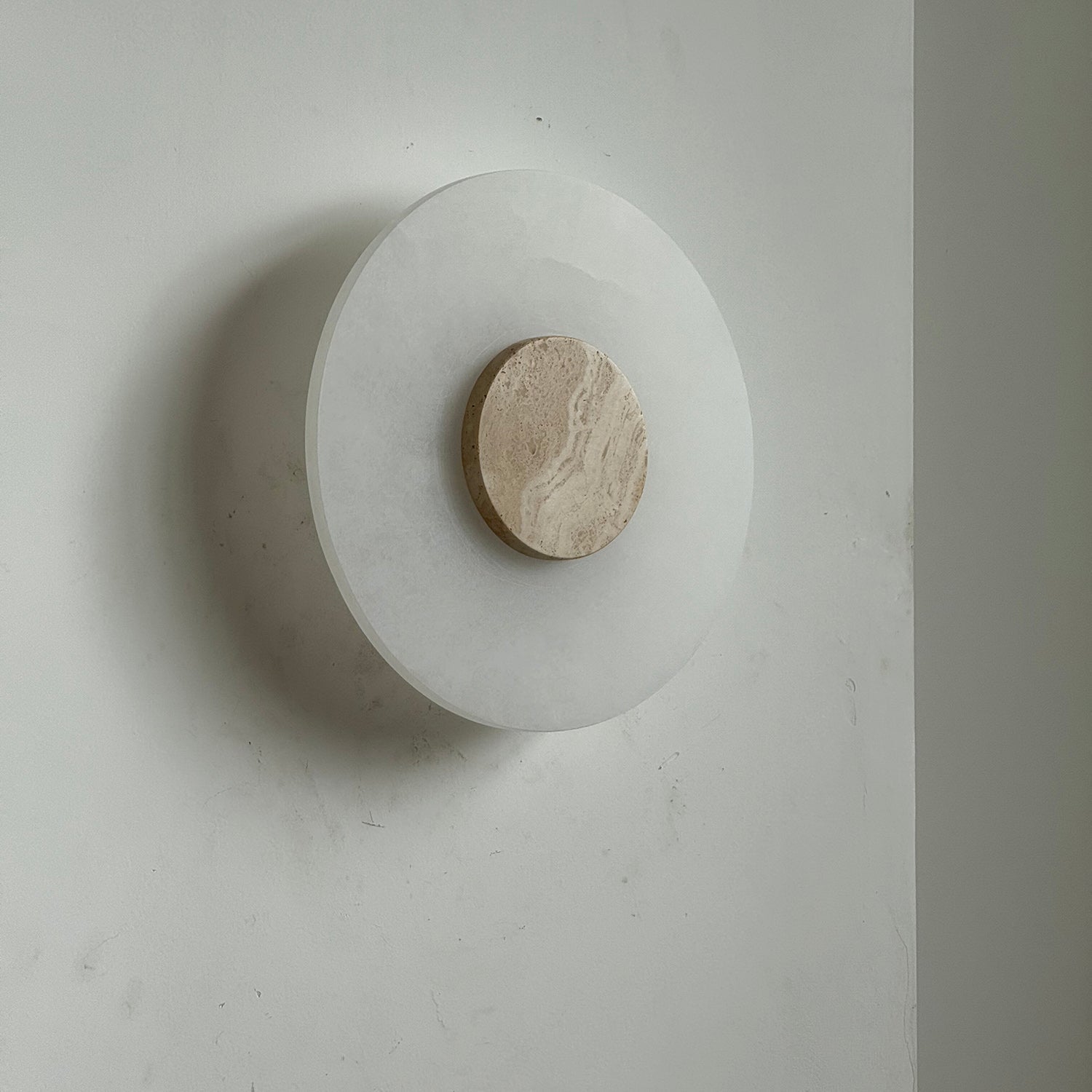 Freyza | Applique murale en albâtre Rauduvyi – Chambre, couloir
