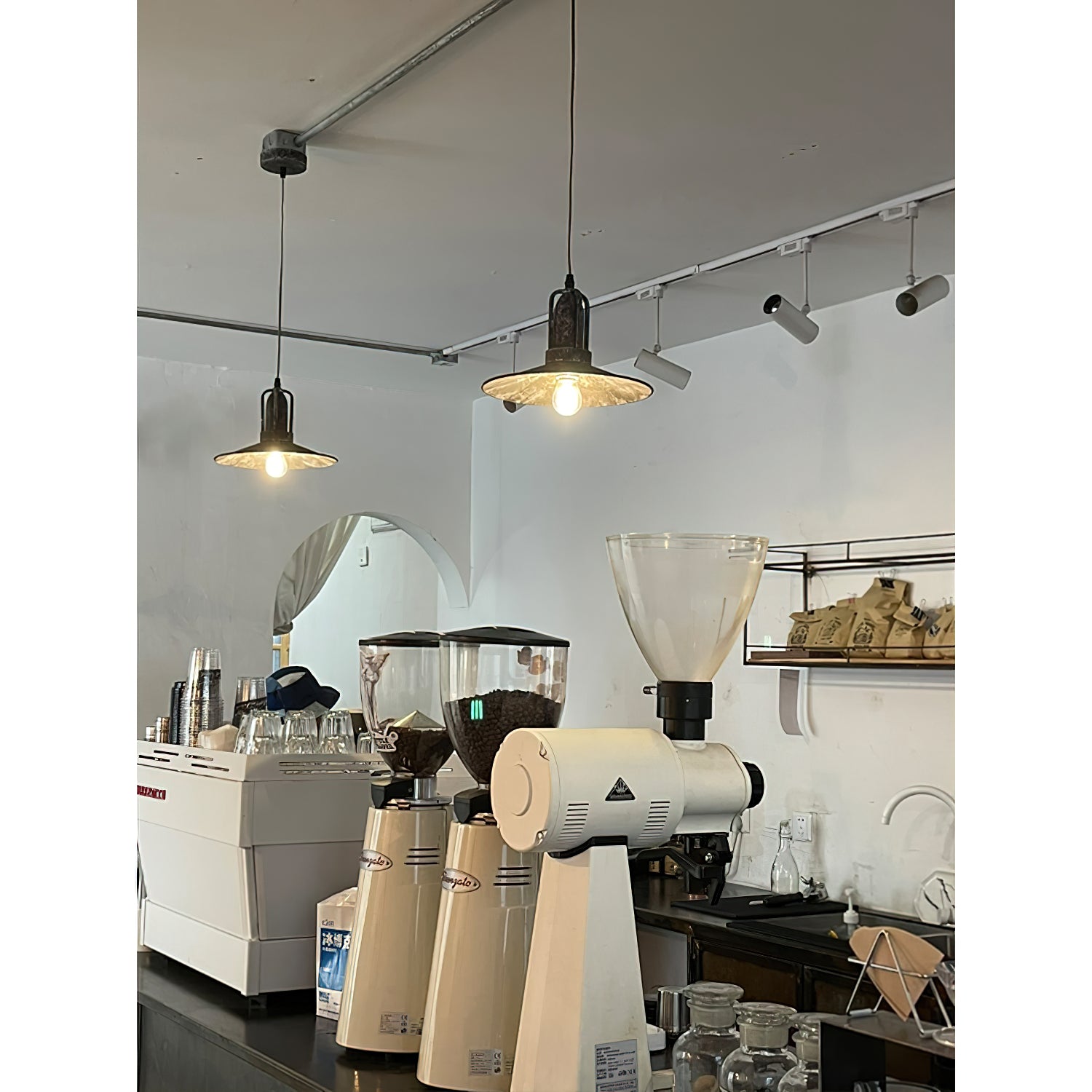Suspension industrielle Freyza | Yrvuvyi – Luminaire suspendu industriel pour cuisine et salle à manger