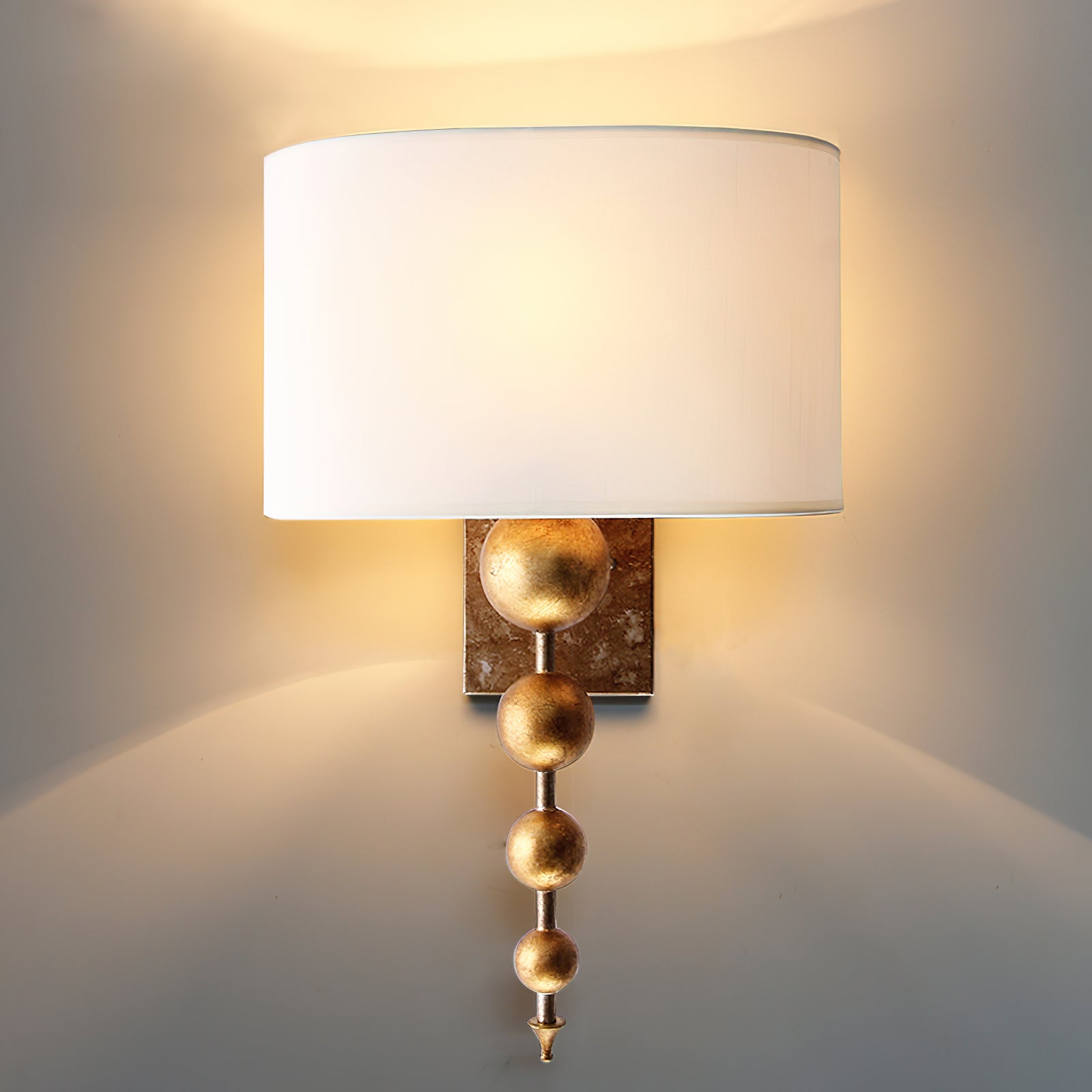Freyza | Eirikuvyn moderne Wandleuchte aus Stoff – modernes Schlafzimmer und Flur