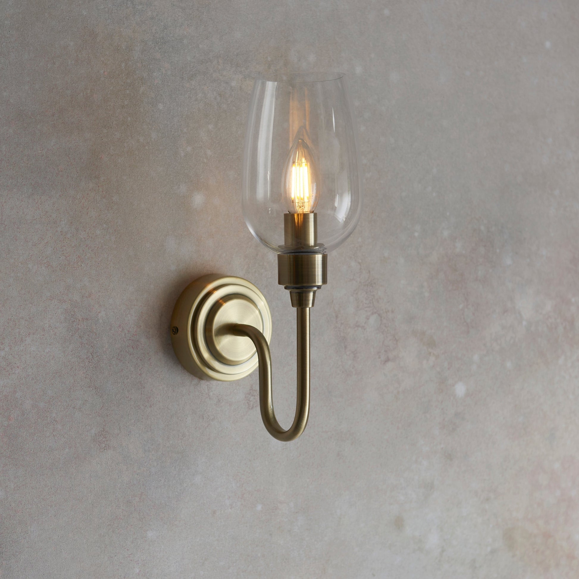 Amos Collection | Single Wall Light with Antique Brass Finish | Vintage Design for Warm Illumination 5
