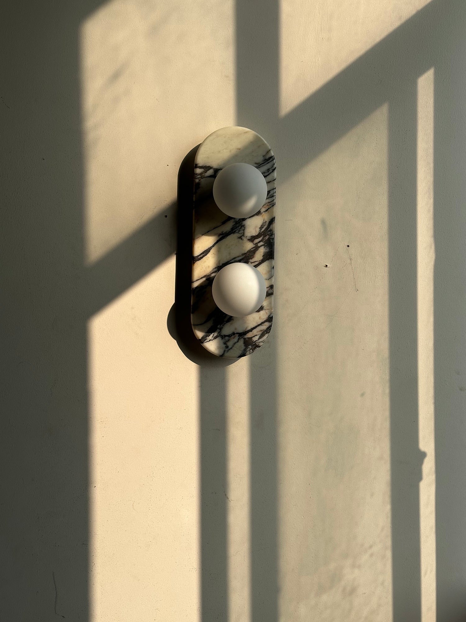 Freyza | Applique murale moderne en marbre élégante Alvuvyo – Chambre et couloir modernes