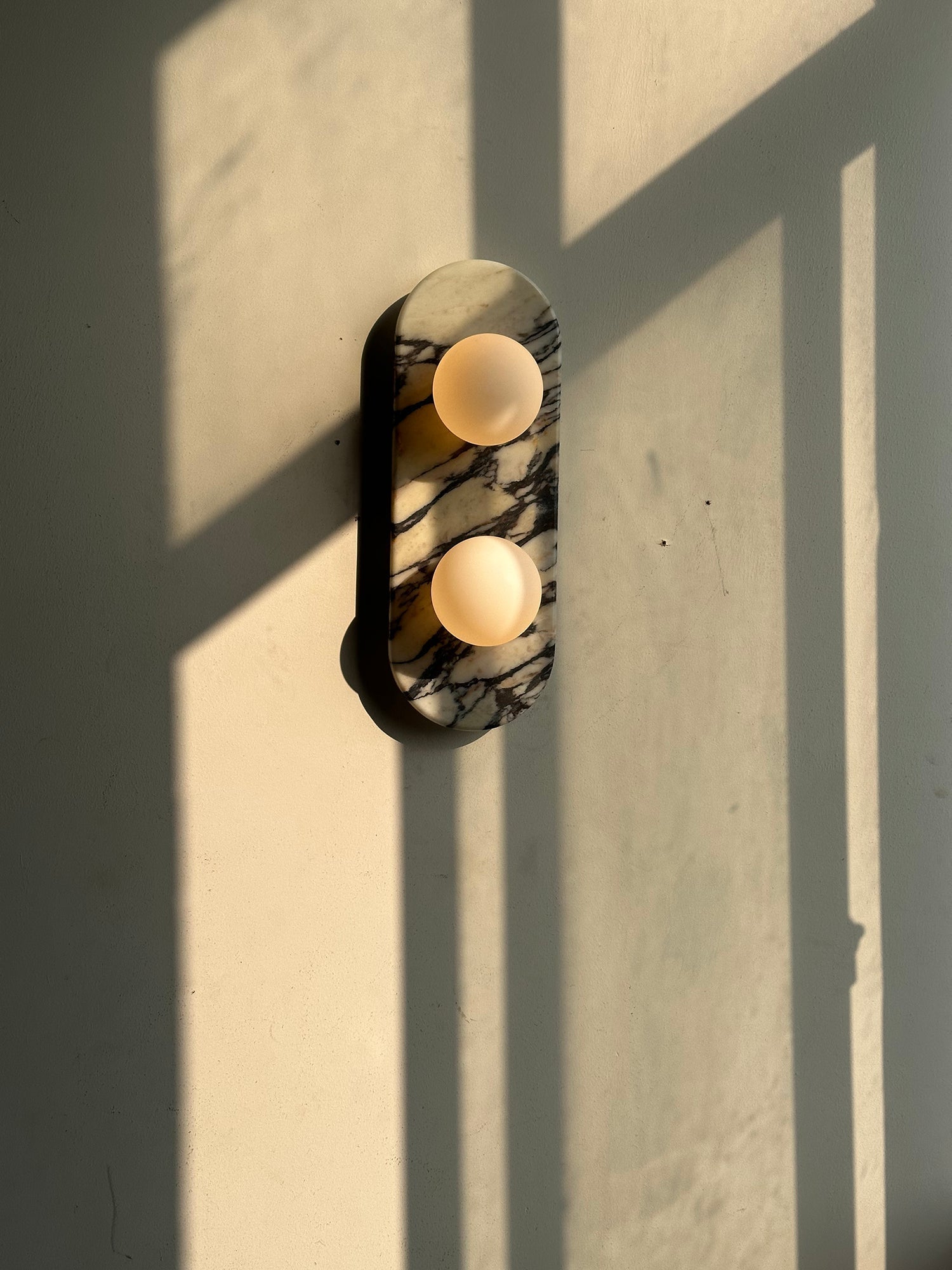 Freyza | Applique murale moderne en marbre élégante Alvuvyo – Chambre et couloir modernes