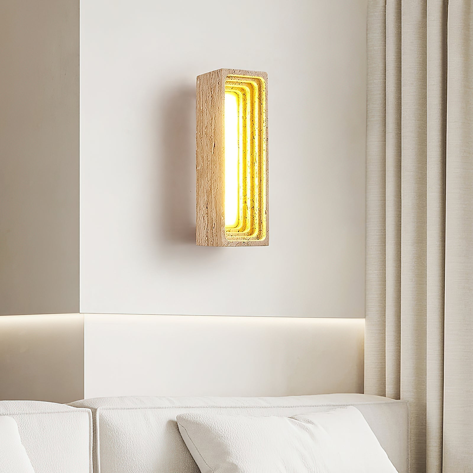 Freyza | Applique murale Siliq en travertin beige – chambre, couloir