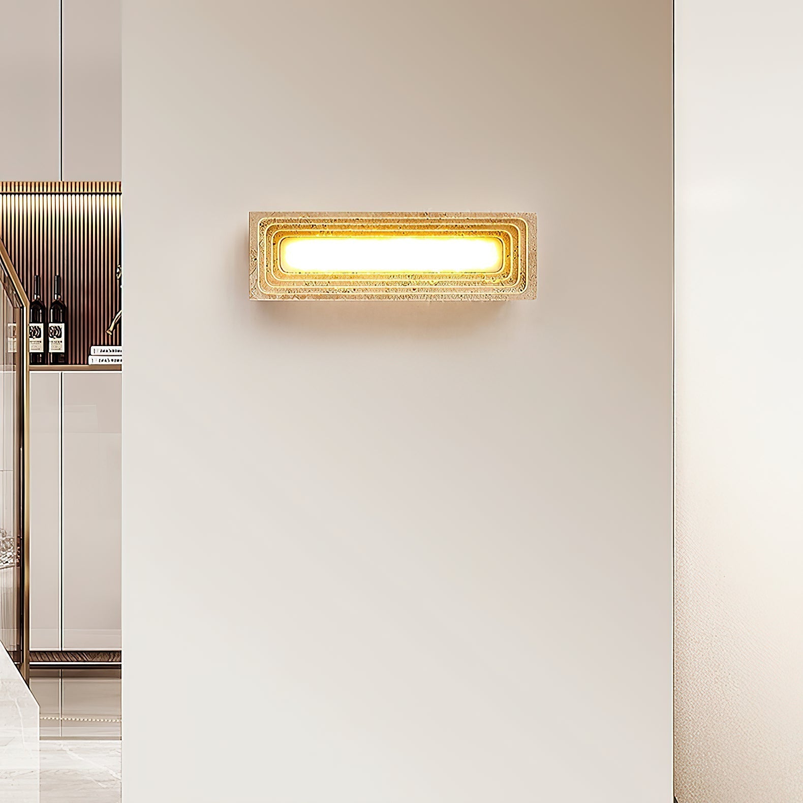 Freyza | Applique murale Siliq en travertin beige – chambre, couloir